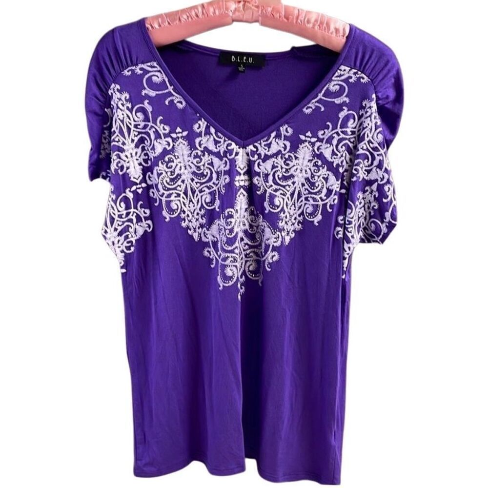 BLEU Women’s Embroidered Embellished Vneck Top Size Small Purple and White